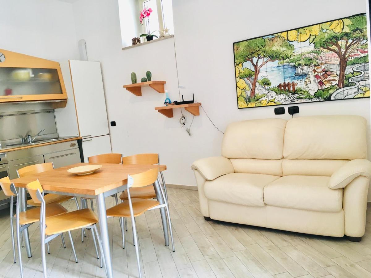 アジェーロラCasa Ninaアパートメント エクステリア 写真